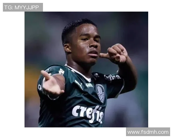 新帅气的足球明星引领潮流风尚展现青春活力与竞技魅力