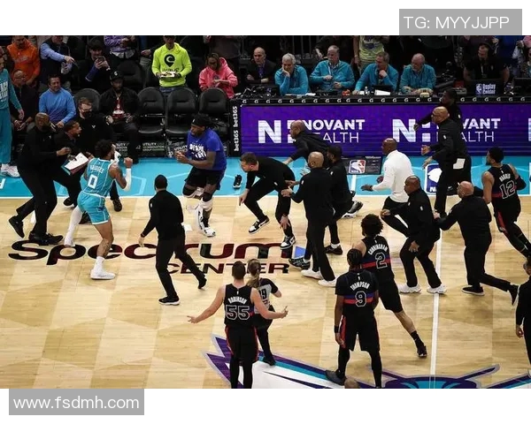 NBA夏季联赛精彩对决活塞队挑战鹈鹕队新秀表现引人关注 NBA夏季联赛精彩对决活塞队挑战鹈鹕队新秀表现引人关注